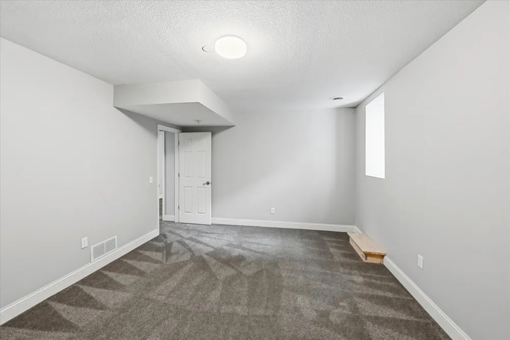 1592 Sherwood Court Eagan, MN 55122