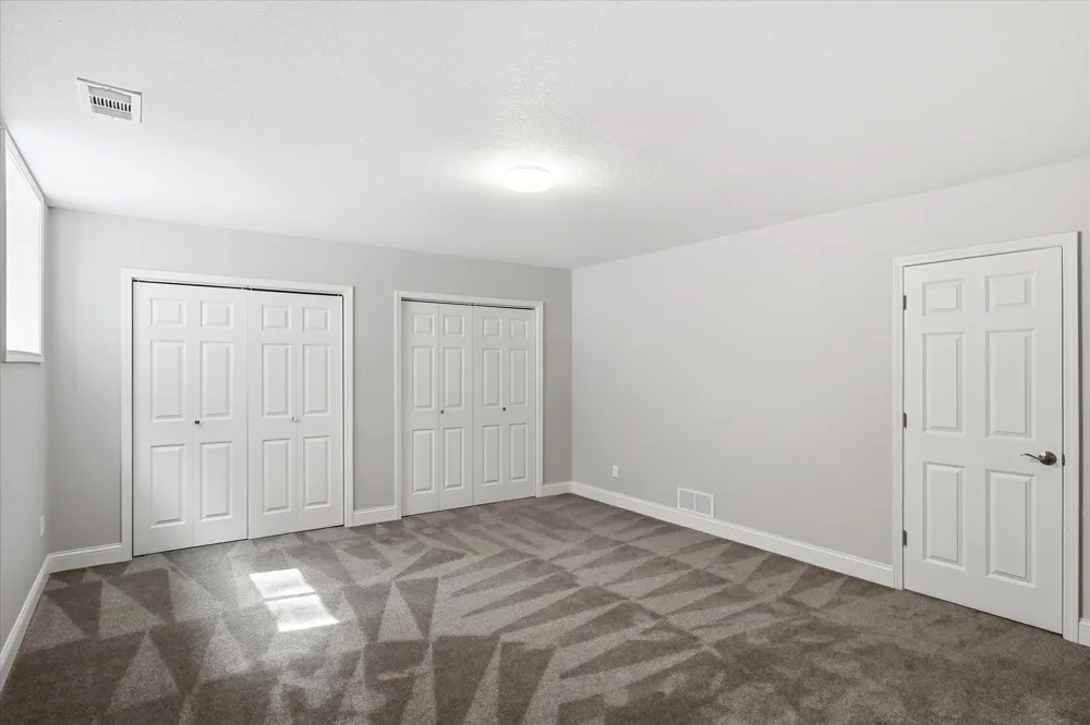 1592 Sherwood Court Eagan, MN 55122