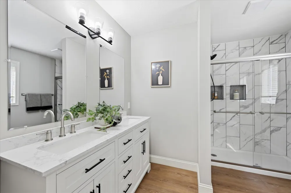 1592 Sherwood Court Eagan, MN 55122