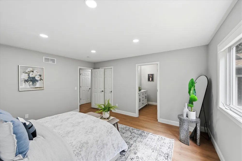1592 Sherwood Court Eagan, MN 55122