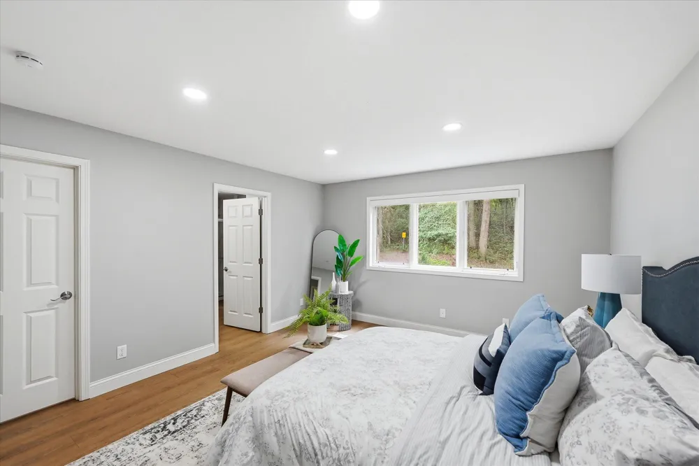1592 Sherwood Court Eagan, MN 55122
