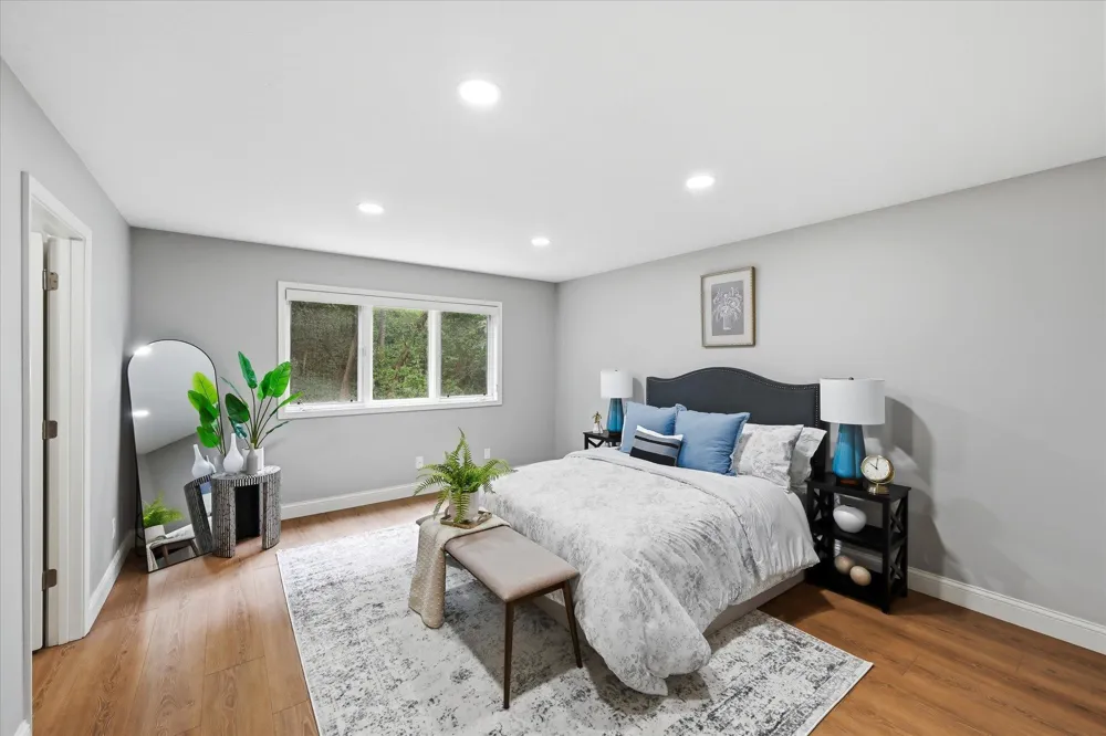 1592 Sherwood Court Eagan, MN 55122