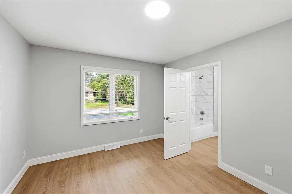 1592 Sherwood Court Eagan, MN 55122