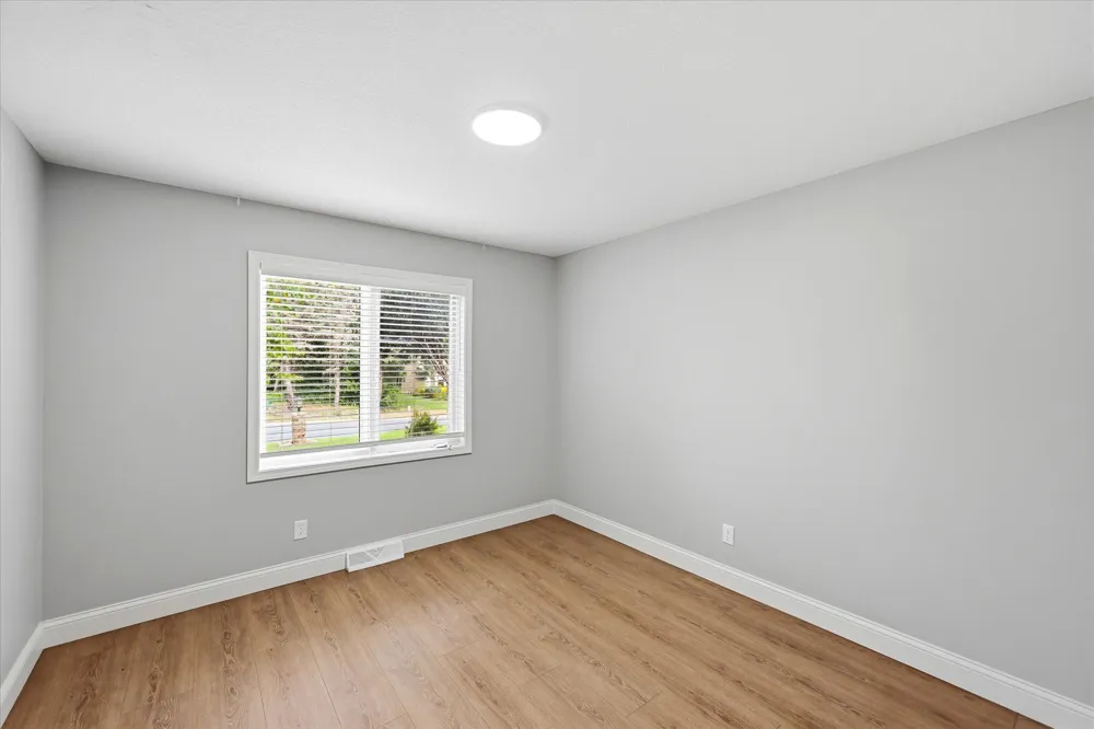 1592 Sherwood Court Eagan, MN 55122
