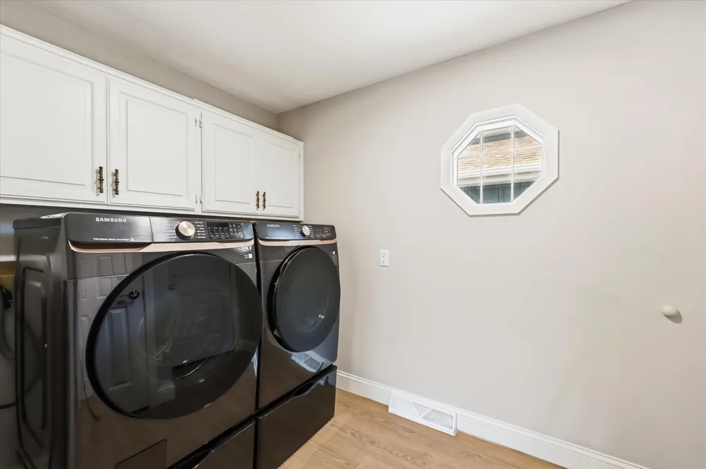 1592 Sherwood Court Eagan, MN 55122
