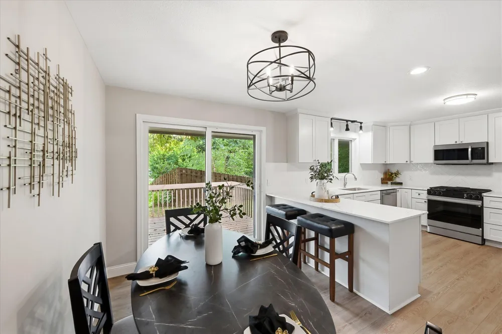1592 Sherwood Court Eagan, MN 55122