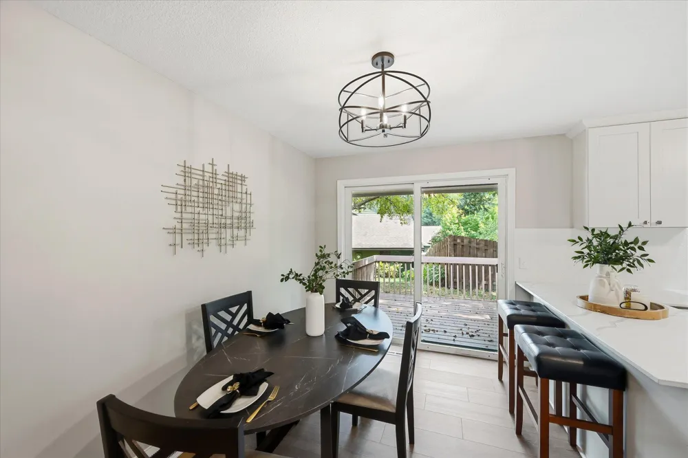 1592 Sherwood Court Eagan, MN 55122
