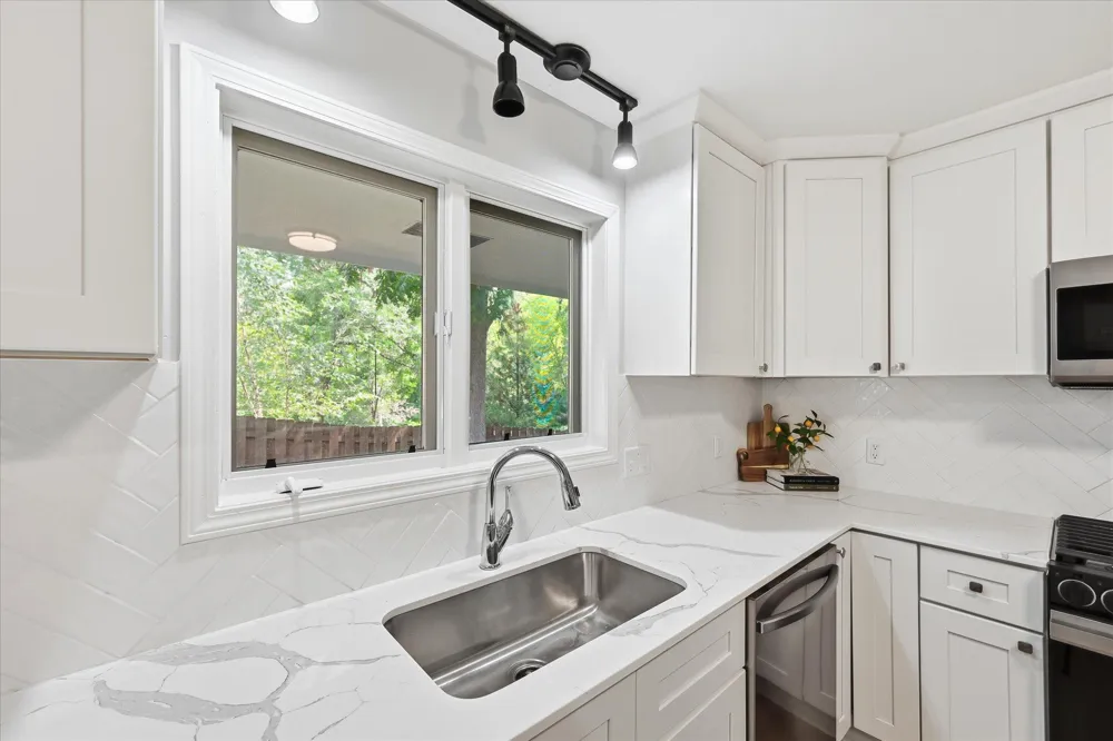 1592 Sherwood Court Eagan, MN 55122