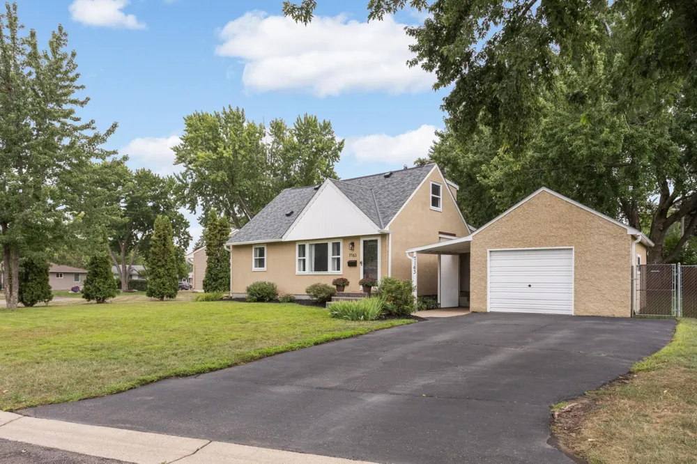 7163 Corliss Way Inver Grove Heights, MN 55076