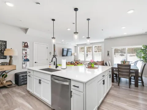 4876 Avery Court