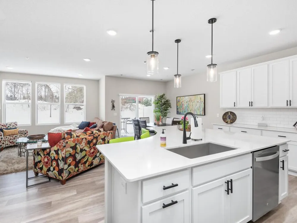 4876 Avery Court Eagan, MN 55123