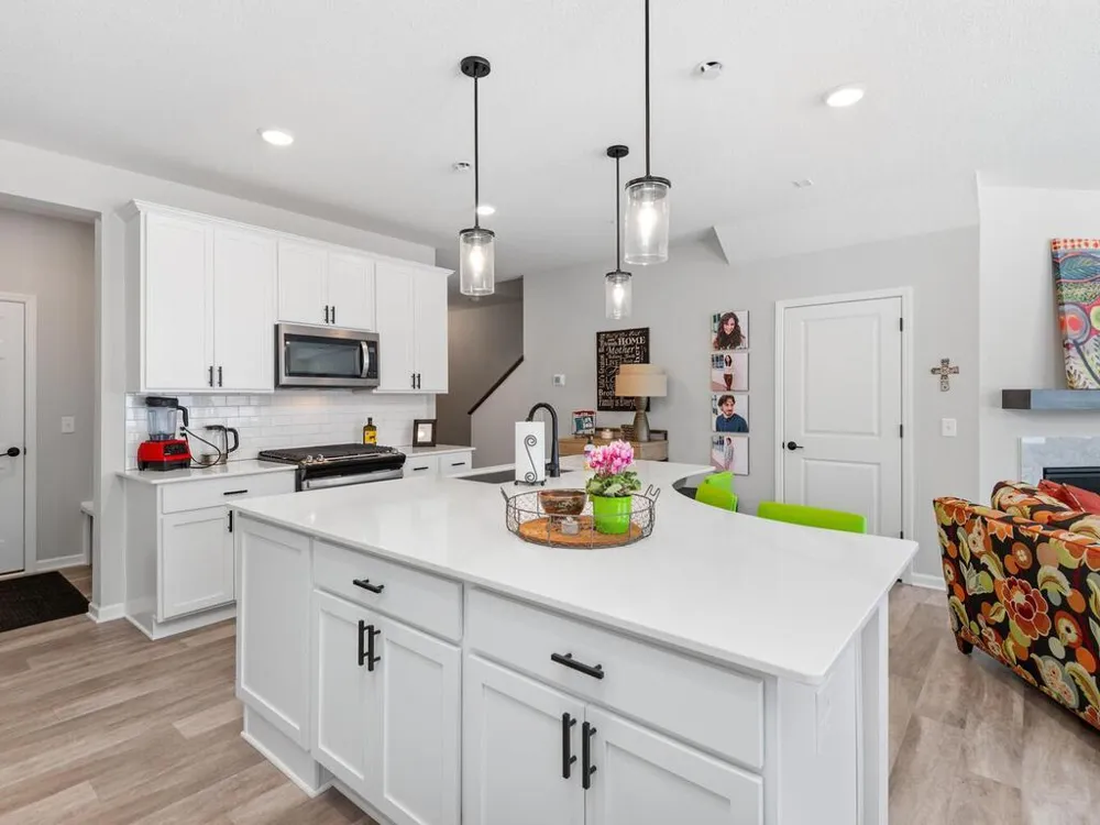 4876 Avery Court Eagan, MN 55123
