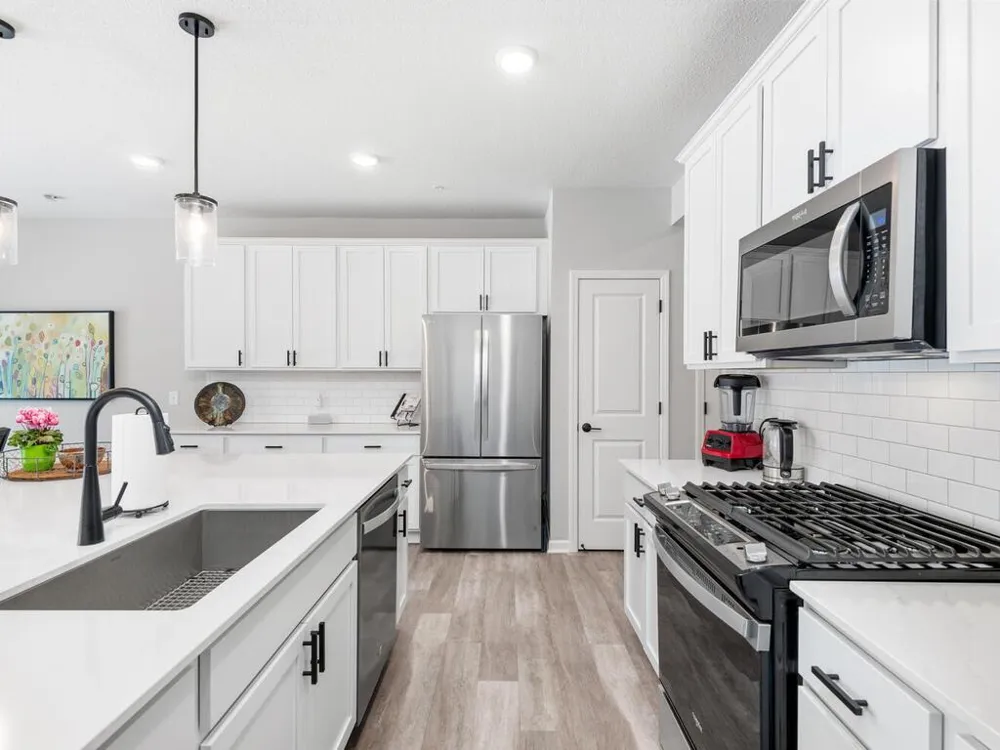 4876 Avery Court Eagan, MN 55123