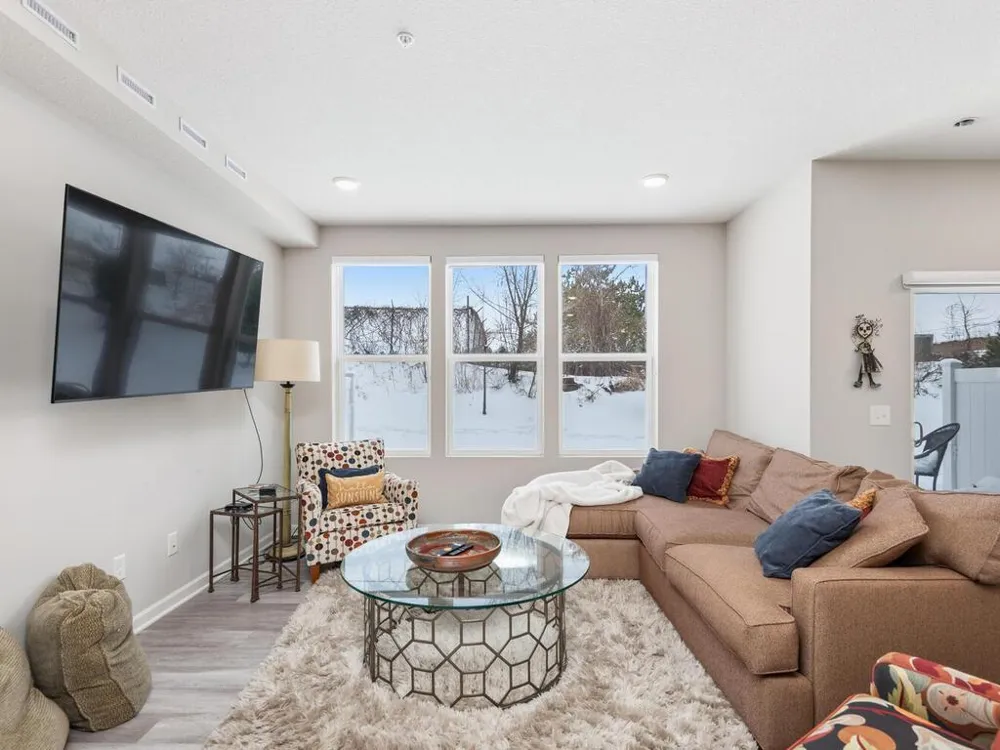 4876 Avery Court Eagan, MN 55123