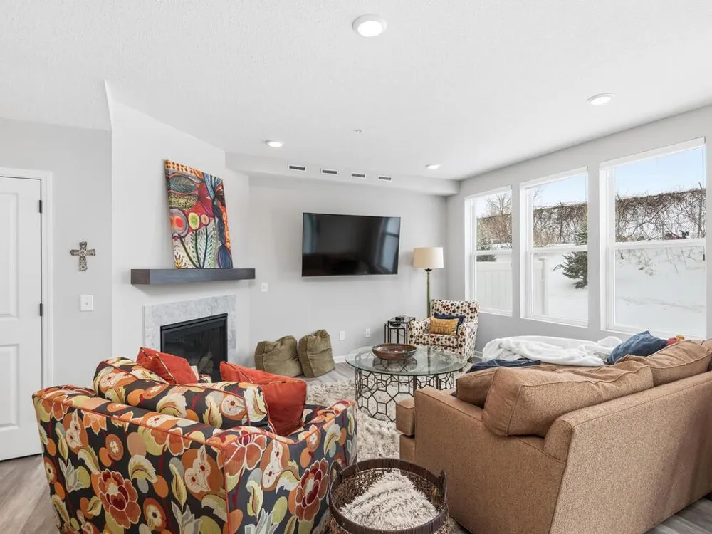 4876 Avery Court Eagan, MN 55123