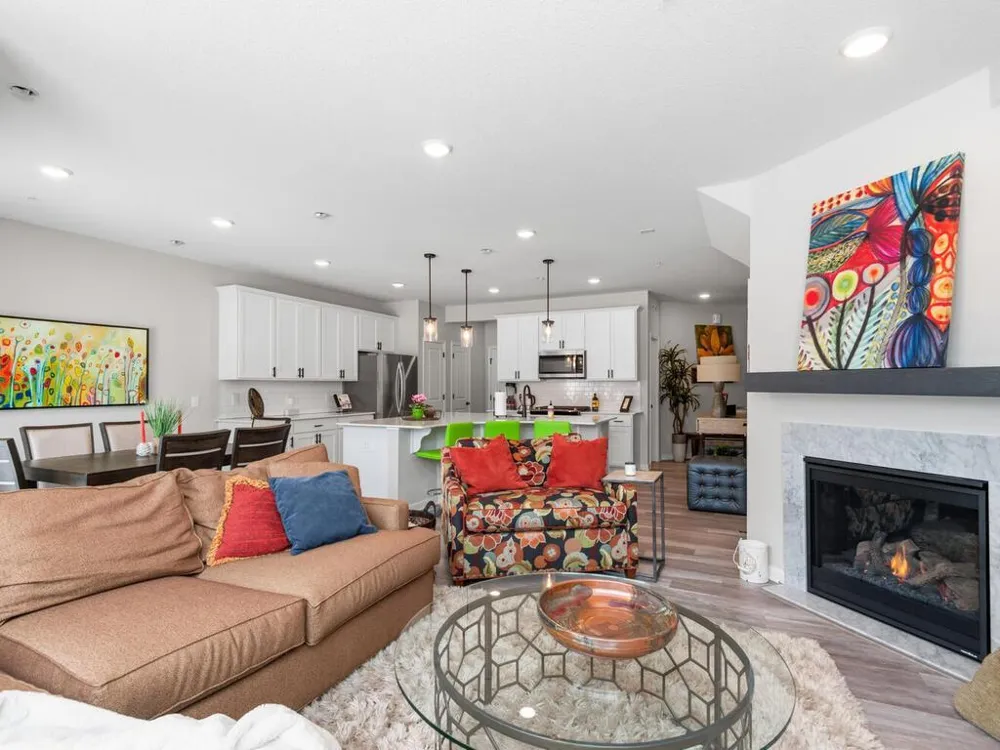 4876 Avery Court Eagan, MN 55123