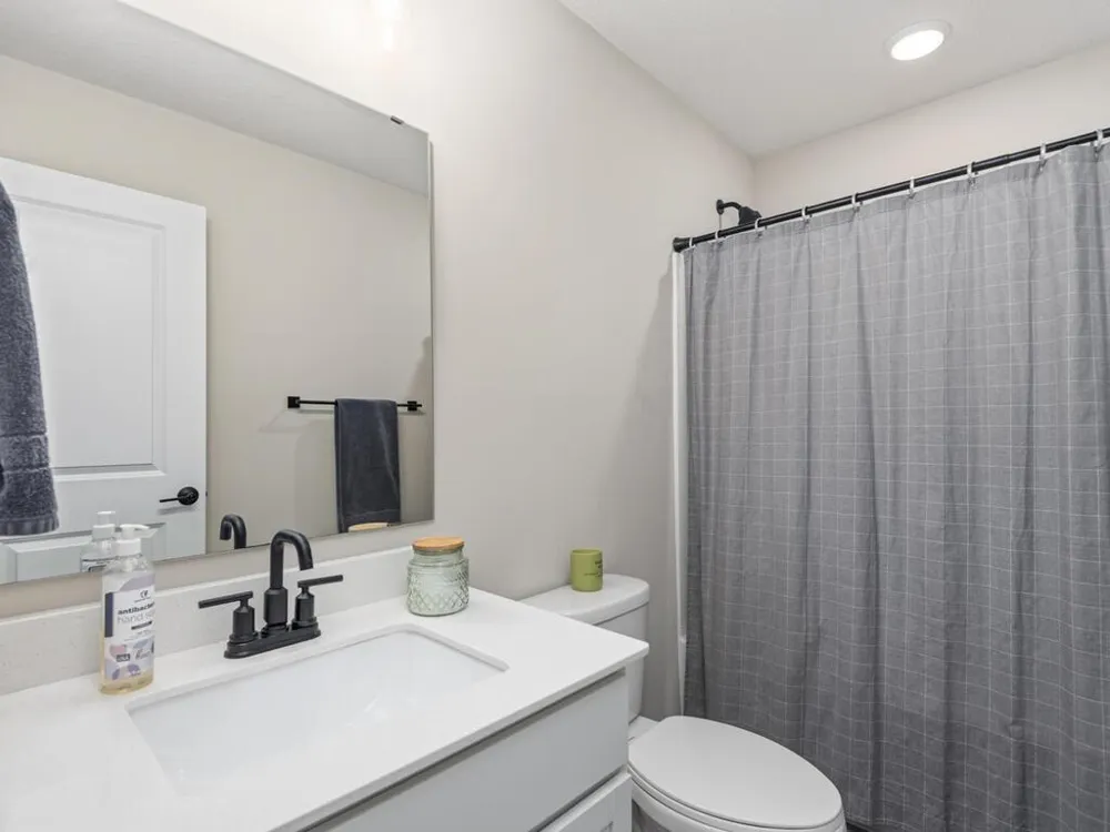 4876 Avery Court Eagan, MN 55123
