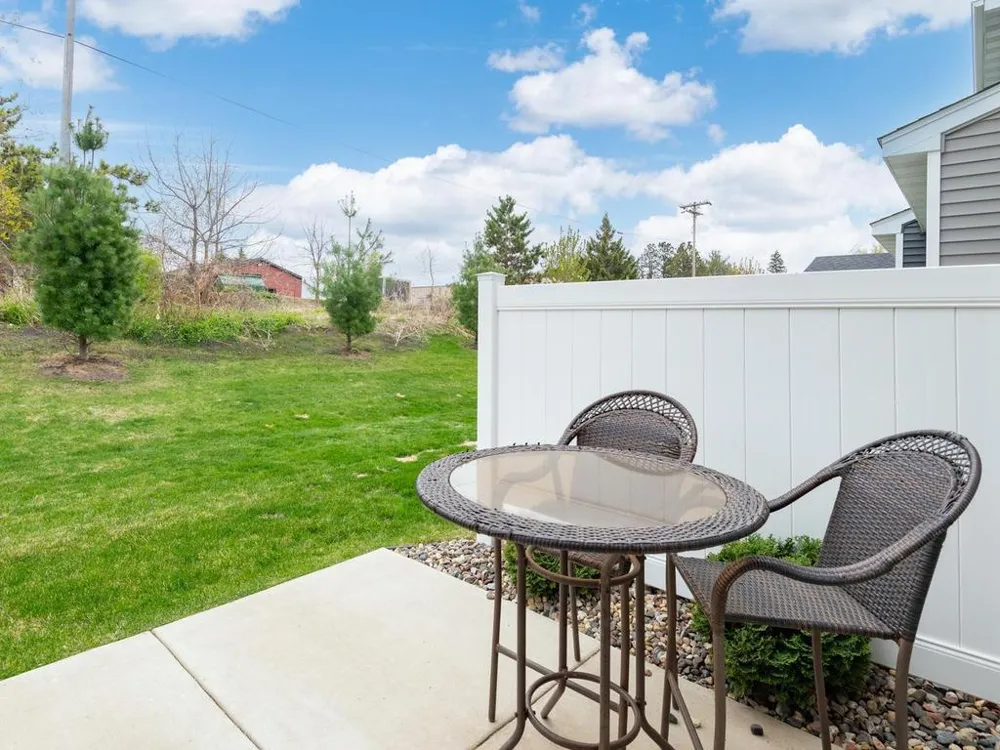 4876 Avery Court Eagan, MN 55123