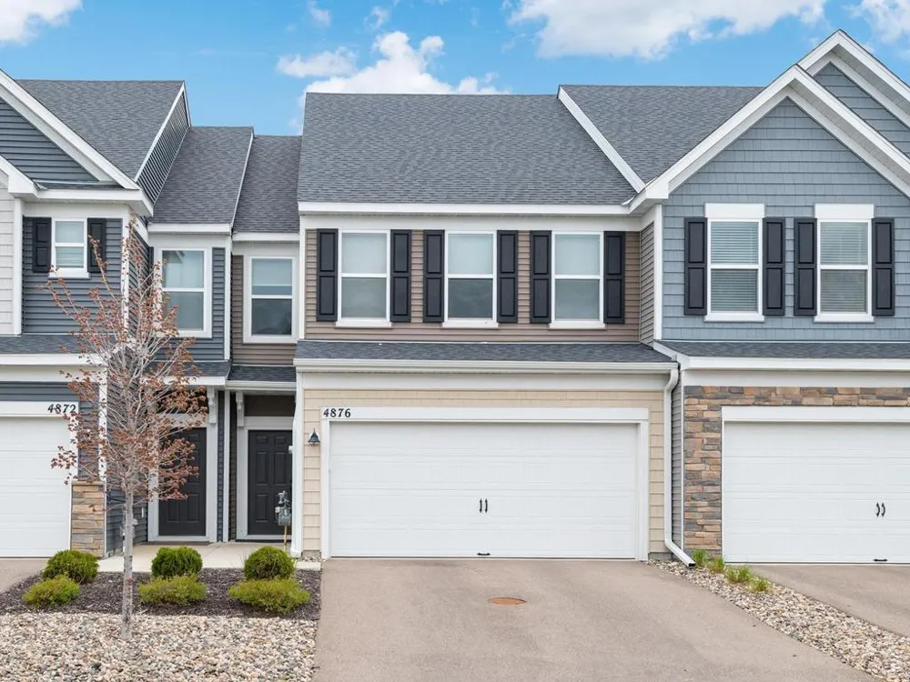 4876 Avery Court Eagan, MN 55123