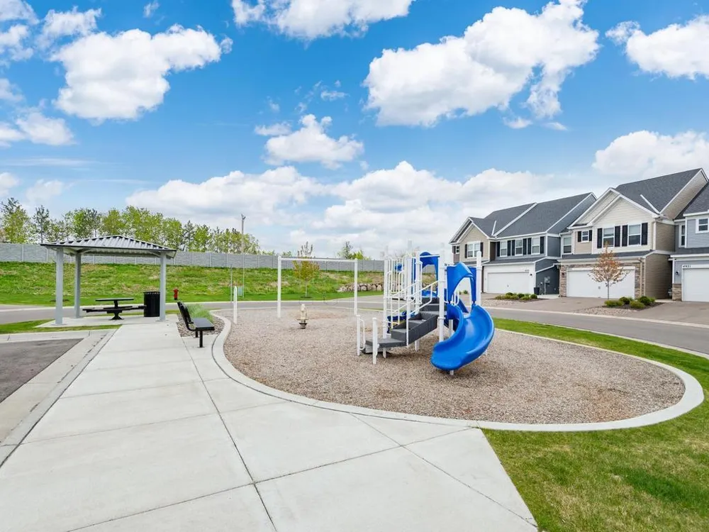 4876 Avery Court Eagan, MN 55123