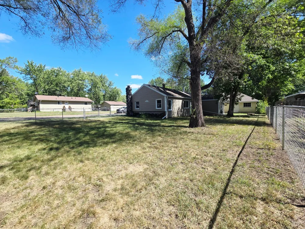 1202 11th Avenue SE Saint Cloud, MN 56304