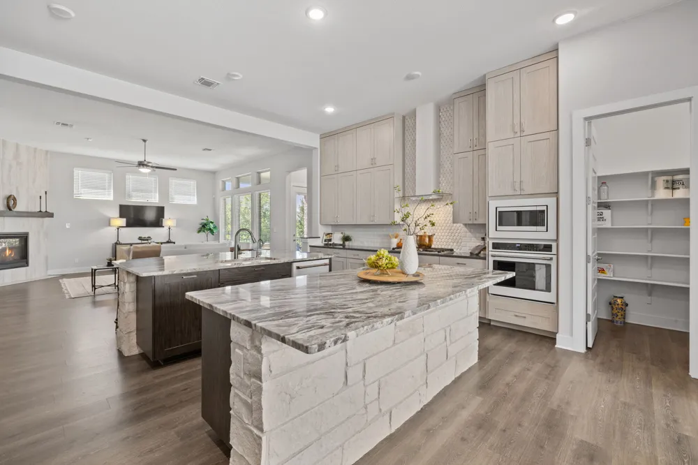 2332 Airport Drive Leander, TX 78641