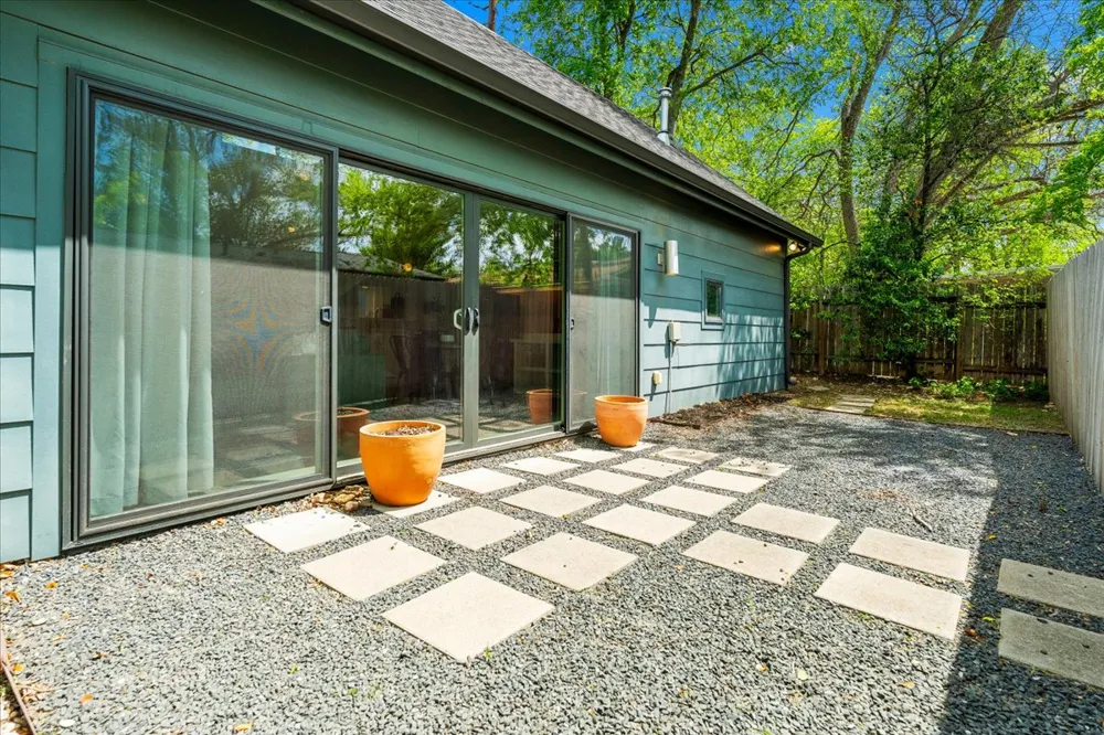 1808 Forest Hill Drive Austin, TX 78745