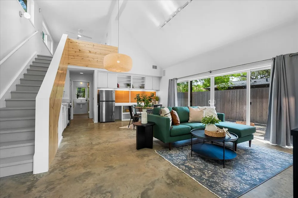1808 Forest Hill Drive Austin, TX 78745