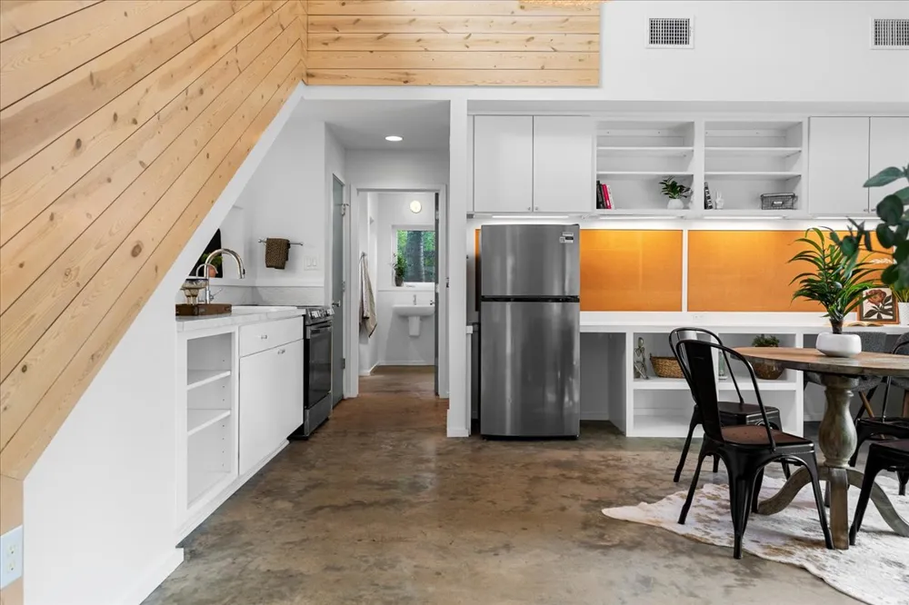 1808 Forest Hill Drive Austin, TX 78745