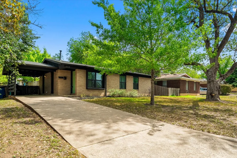 1808 Forest Hill Drive Austin, TX 78745