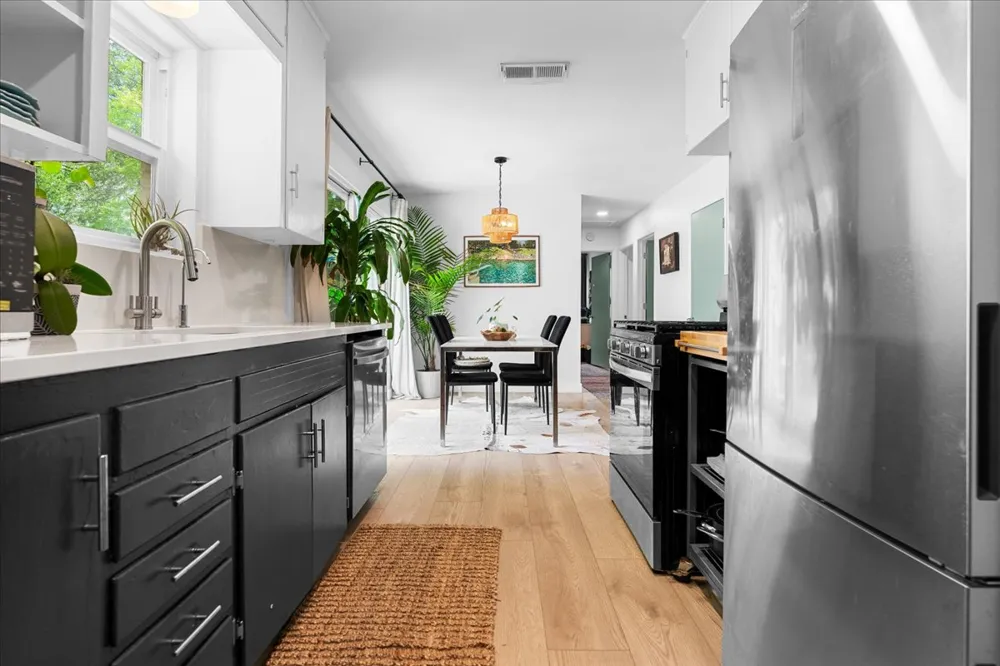 1808 Forest Hill Drive Austin, TX 78745
