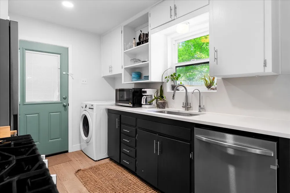 1808 Forest Hill Drive Austin, TX 78745