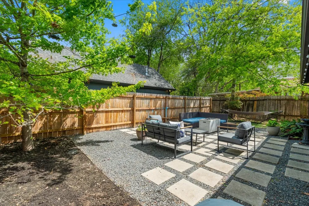 1808 Forest Hill Drive Austin, TX 78745