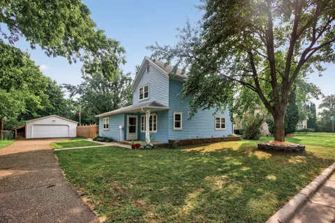 517 8th Street W