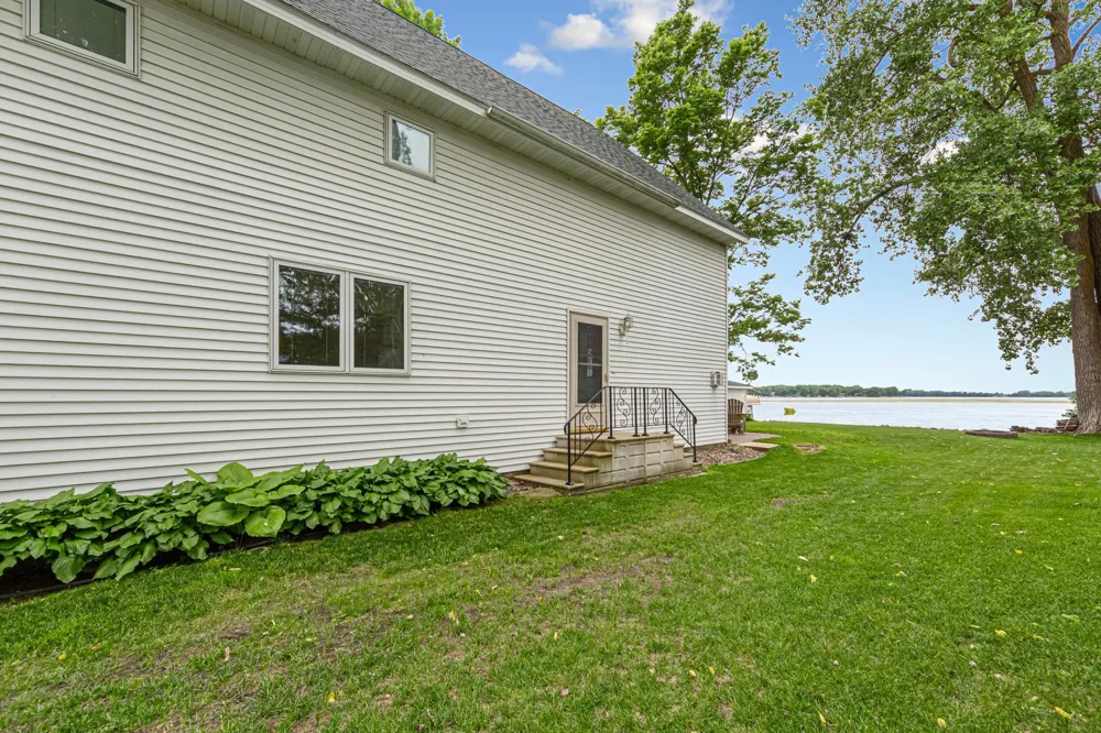 943 Reed Street Waterville, MN 56096