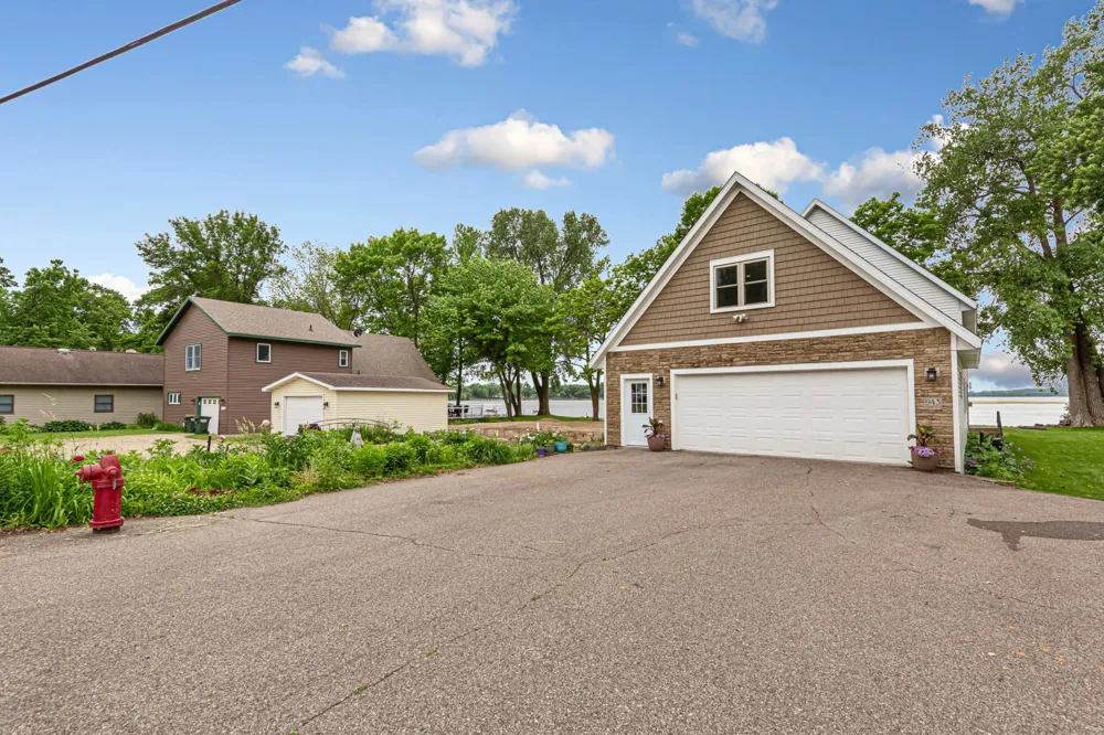 943 Reed Street Waterville, MN 56096