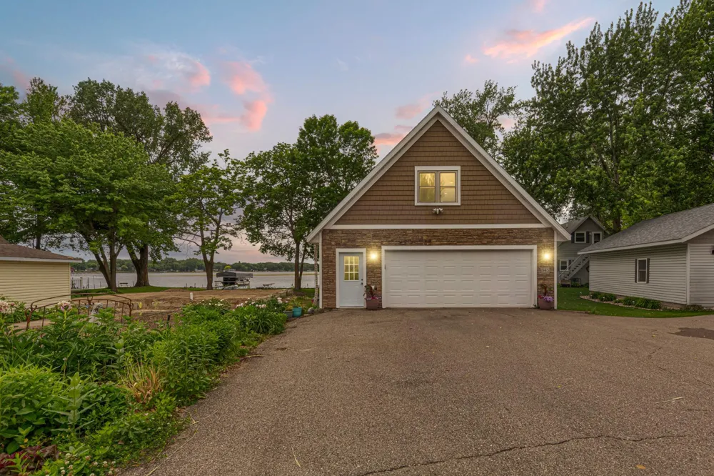 943 Reed Street Waterville, MN 56096