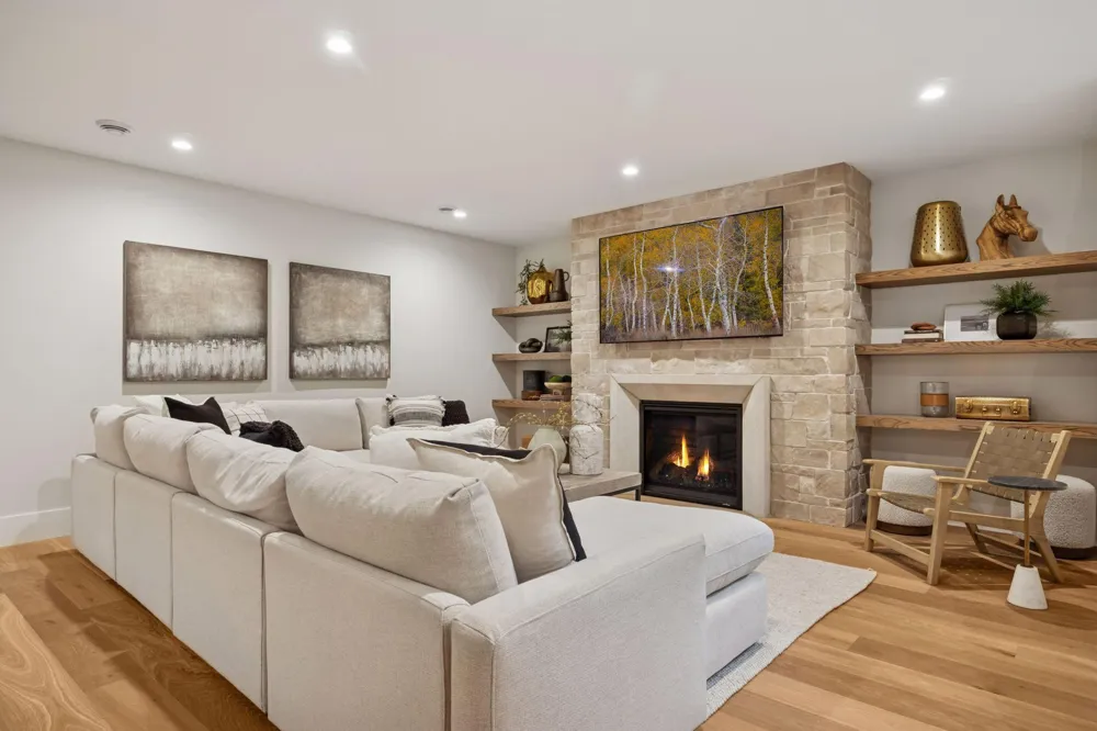 5341 Kellogg Avenue Edina, MN 55424