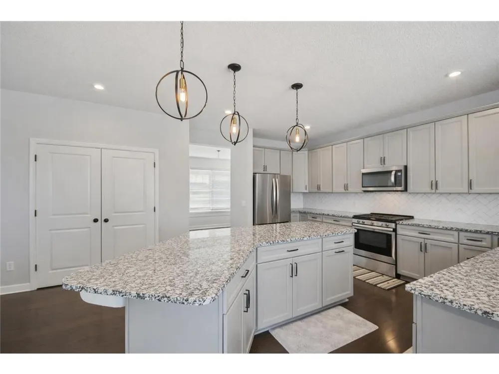 18468 70th Avenue Maple Grove, MN 55311
