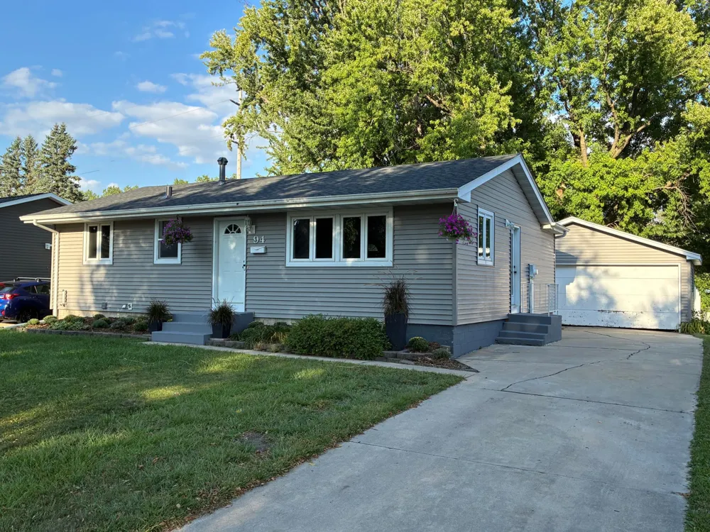 94 36th Avenue NW Rochester, MN 55901