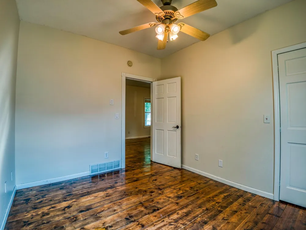 118 E Colfax Street Parkers Prairie, MN 56361
