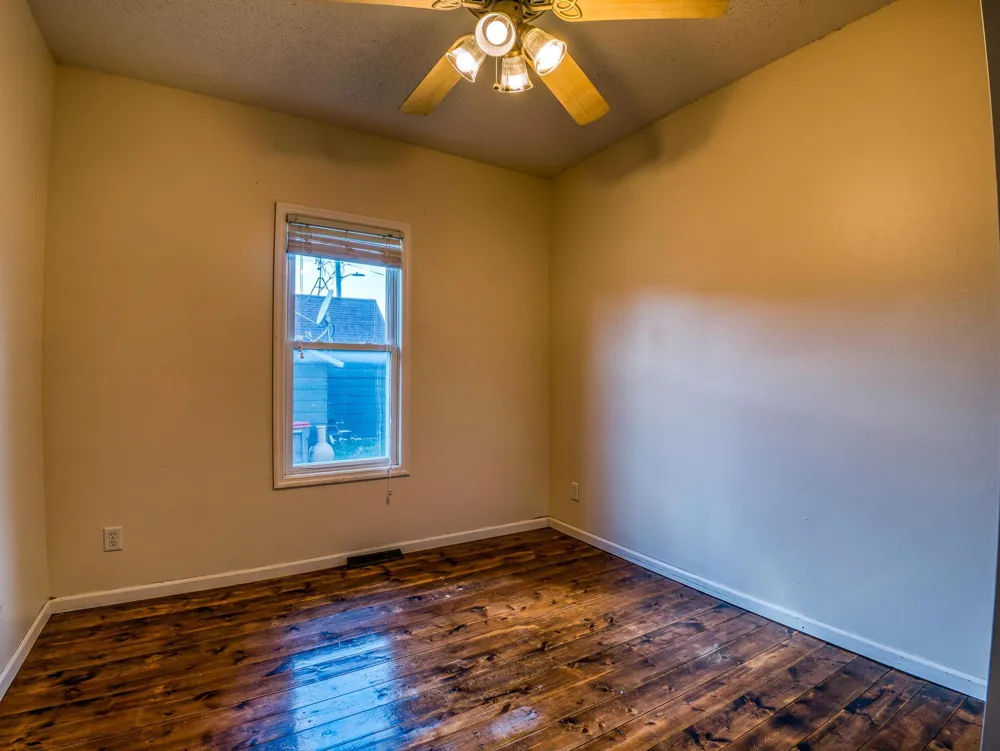 118 E Colfax Street Parkers Prairie, MN 56361