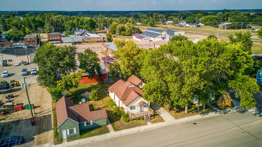 118 E Colfax Street Parkers Prairie, MN 56361