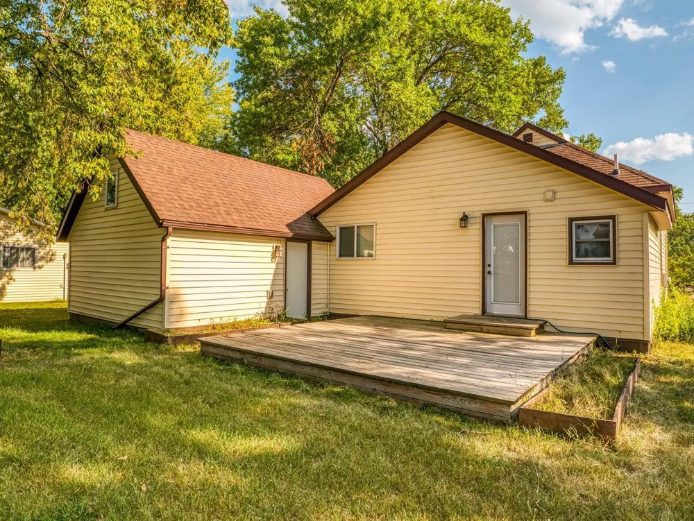 118 E Colfax Street Parkers Prairie, MN 56361