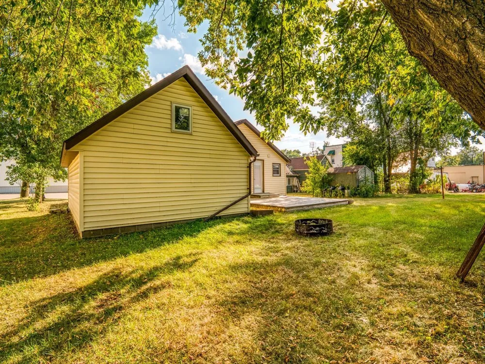 118 E Colfax Street Parkers Prairie, MN 56361