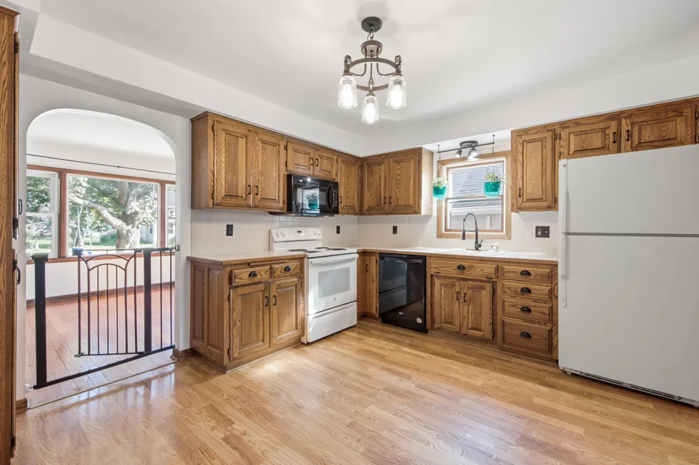 131 Elm Street E Norwood Young America, MN 55368