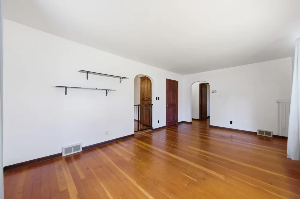 131 Elm Street E Norwood Young America, MN 55368
