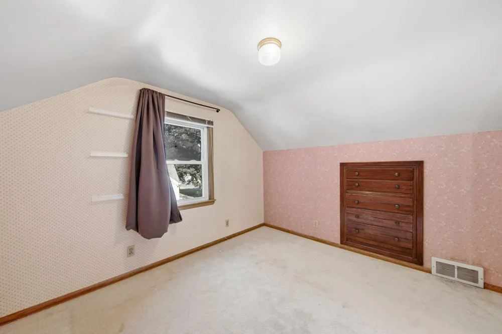 131 Elm Street E Norwood Young America, MN 55368