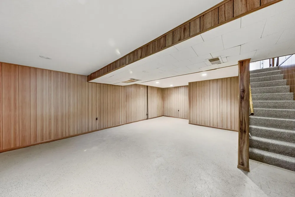 131 Elm Street E Norwood Young America, MN 55368