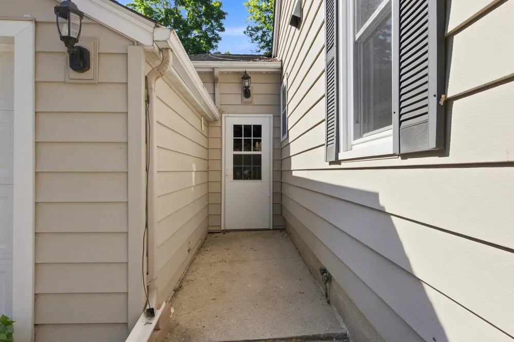 131 Elm Street E Norwood Young America, MN 55368